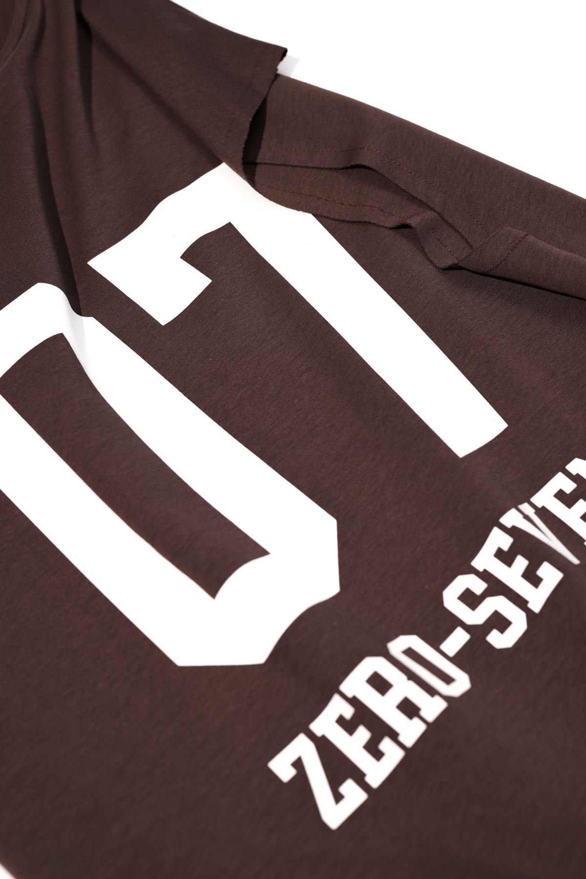 Zero-Seven Kahve Oversize Kolsuz Tshirt