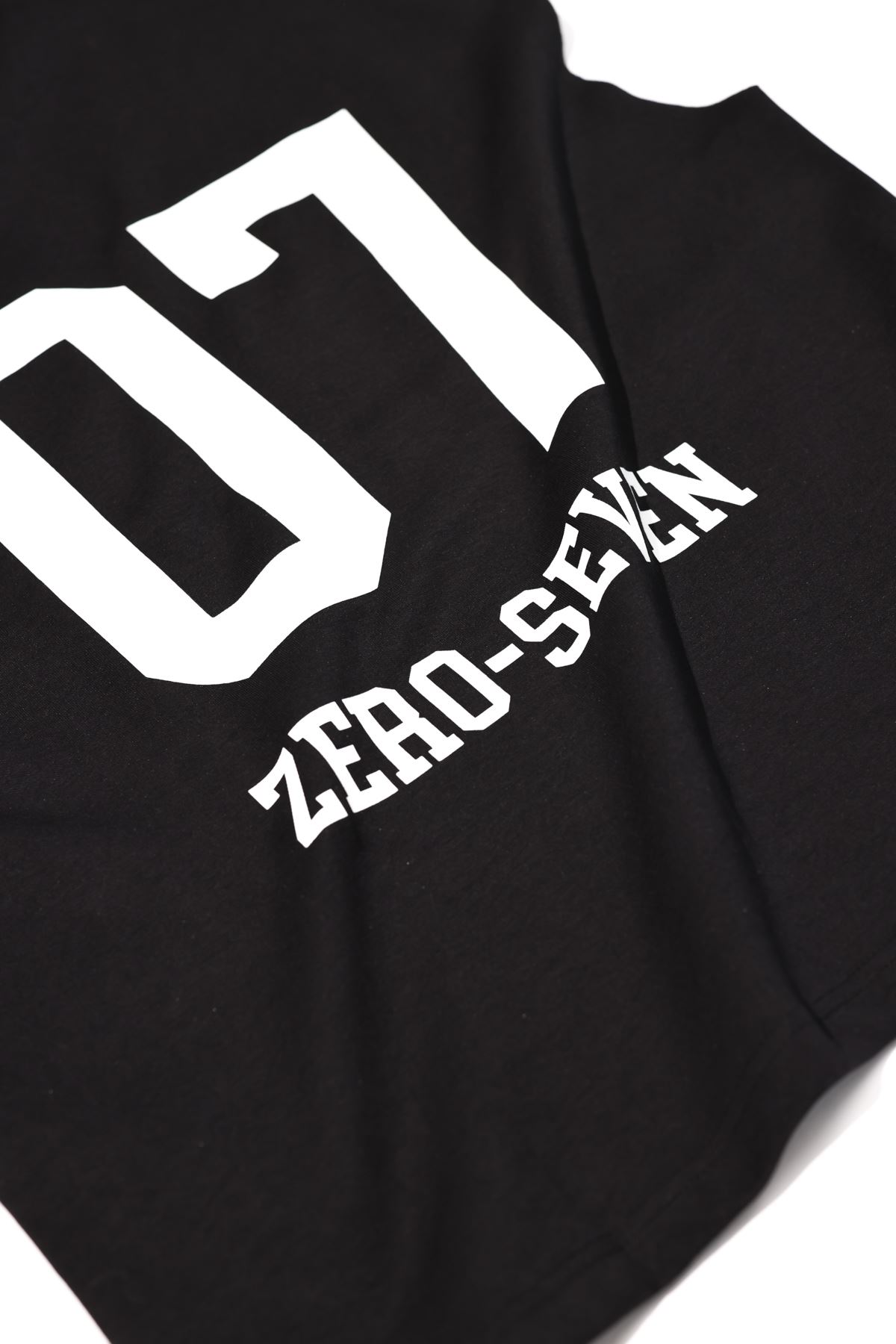 Zero-Seven Siyah Oversize Kolsuz Tshirt
