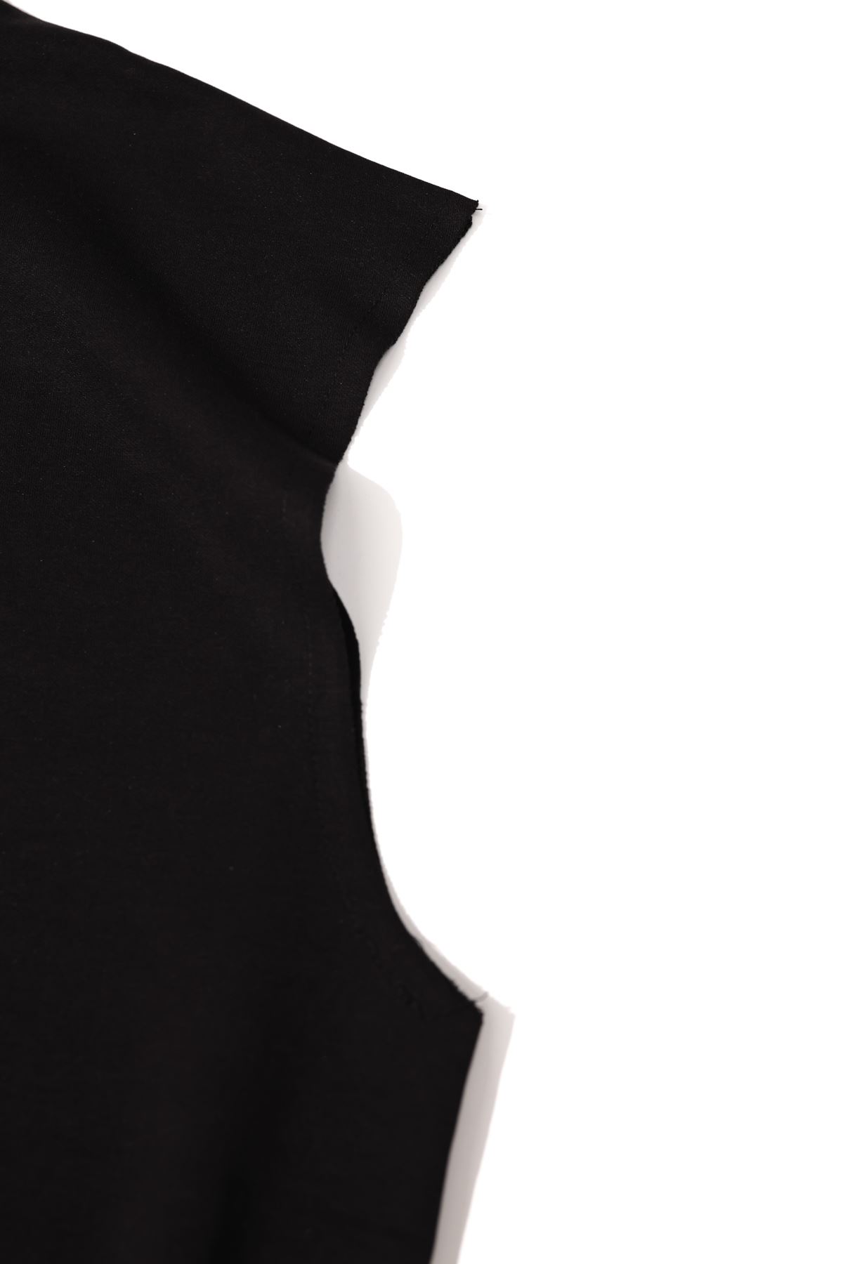 Raen Siyah Oversize Kolsuz Tshirt