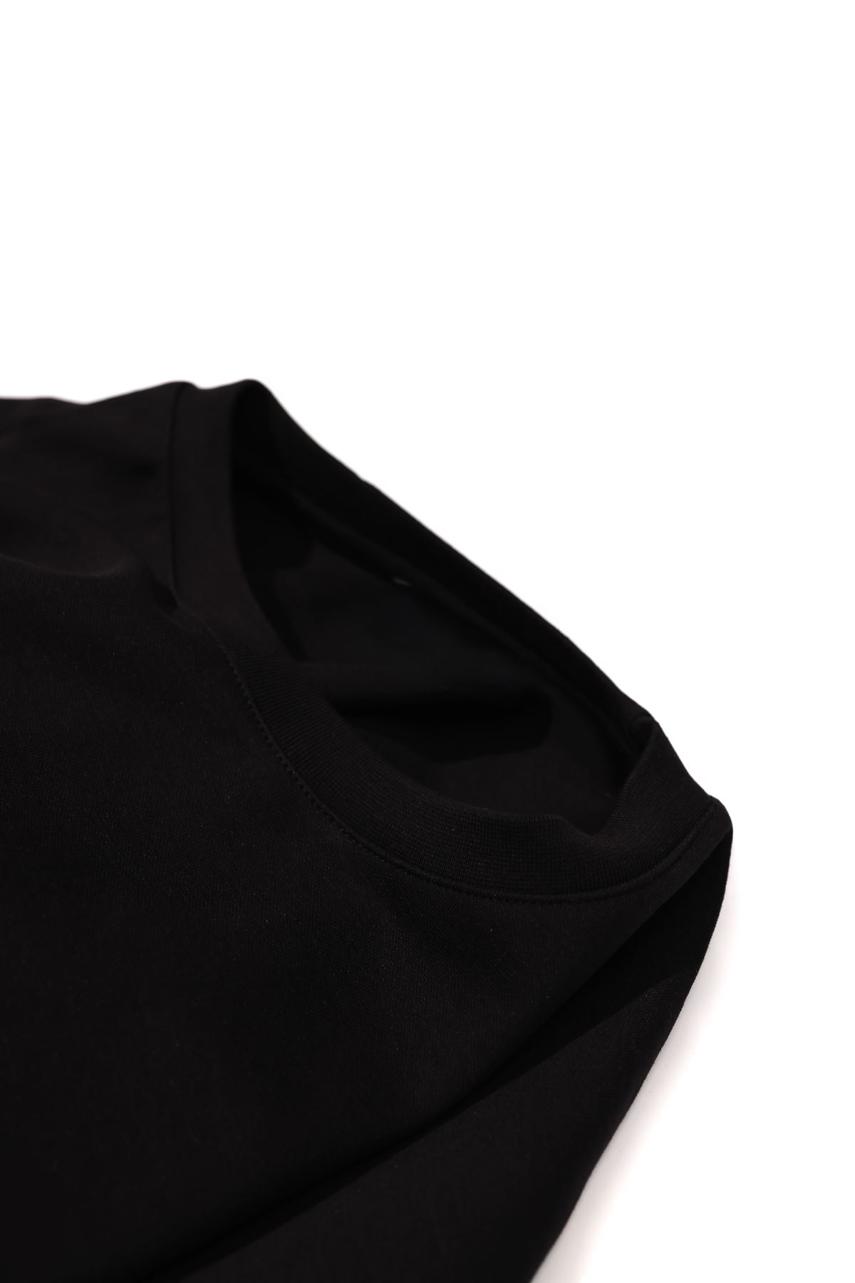 Raen Siyah Oversize Kolsuz Tshirt