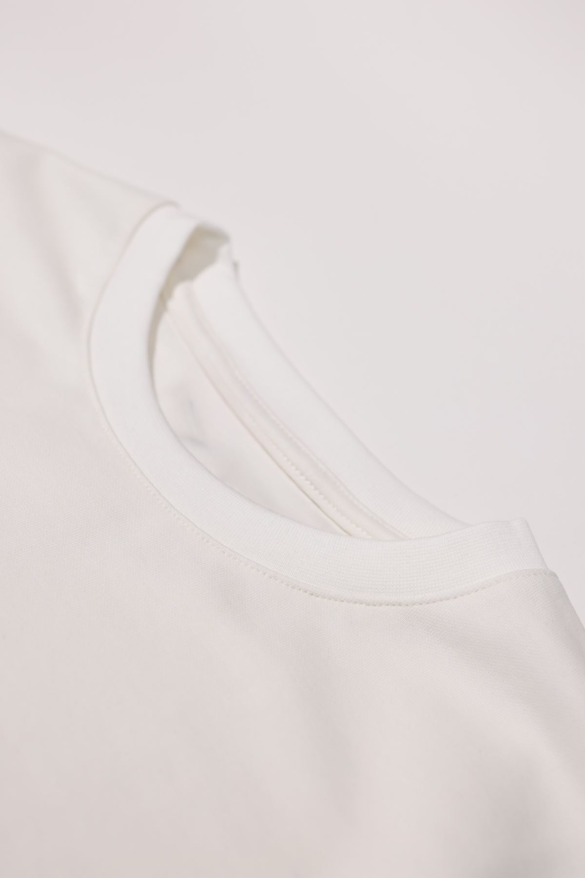 Raen Beyaz Oversize Kolsuz Tshirt