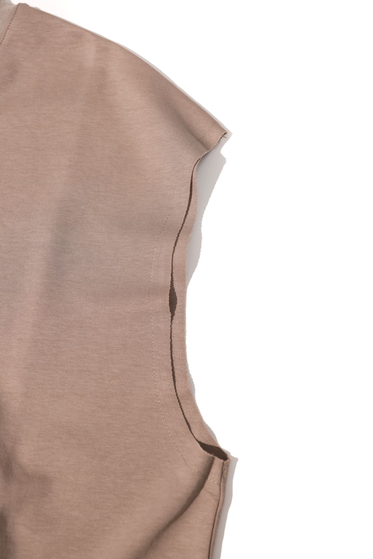 Raen Kahve Oversize Kolsuz Tshirt