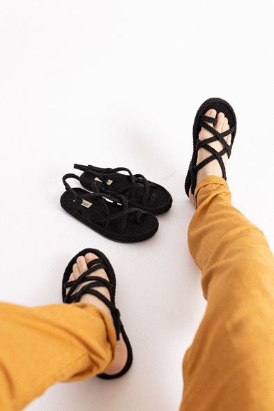 Siyah Renk Halat Sandalet