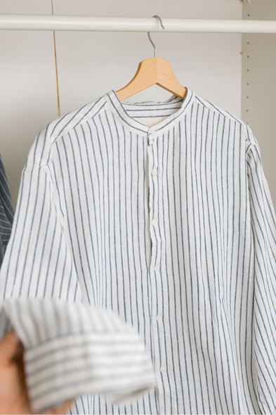 Venetia Hakim Yaka Siyah Çizgili Beyaz Gömlek