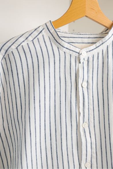 Venetia Hakim Yaka Siyah Çizgili Beyaz Gömlek