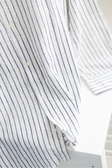 Venetia Hakim Yaka Siyah Çizgili Beyaz Gömlek