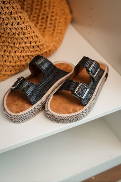 Medici Siyah Hasır Tokalı Terlik