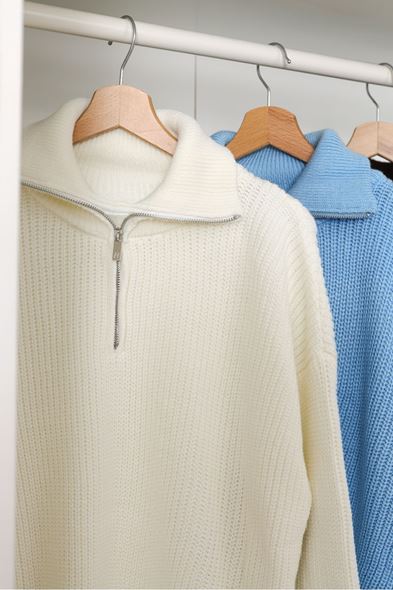 Dreson Beyaz Yaka Fermuarlı Kazak